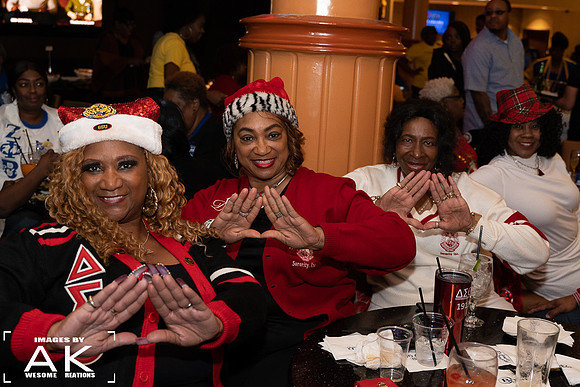 2019ShrNPHCTinselandTinis-15