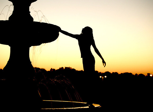 Sunset at the fountain
